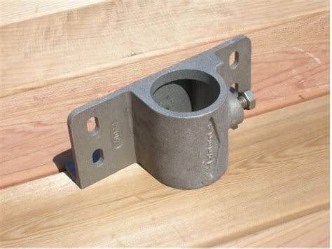 side mount pipe bracket